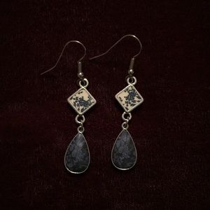 Blue and White drop/dangle pierced earrings,